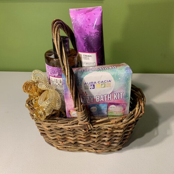 Aura Cacia Other - Bathtime Basket NWT